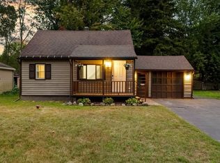 114 Maple Manor Dr, North Syracuse, NY 13212