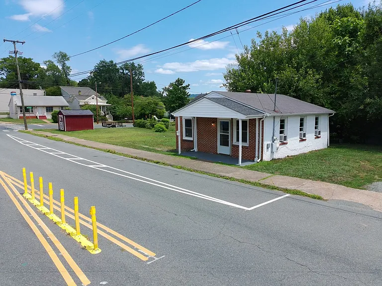 912 Forest St — Photo 26