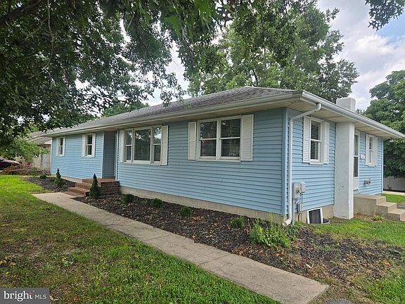 2nd image of 30909 Buttonwood Dr