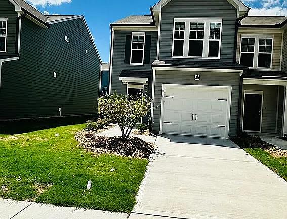 2nd image of 837 McKenzie Park Ter