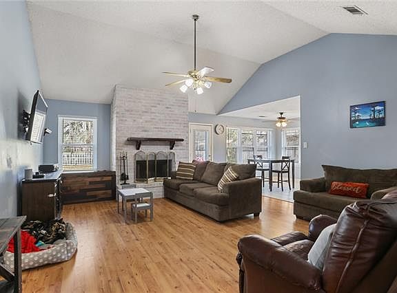 2nd image of 542 Driftwood Cir