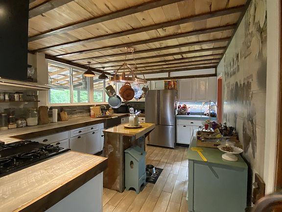 3rd image of 219 Gobbler Branch Ln