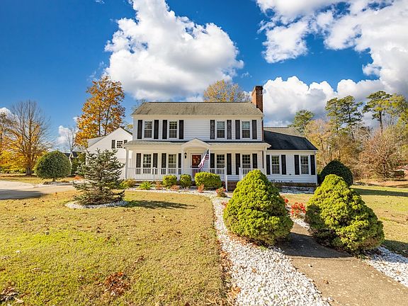 3rd image of 102 Tall Oaks Dr