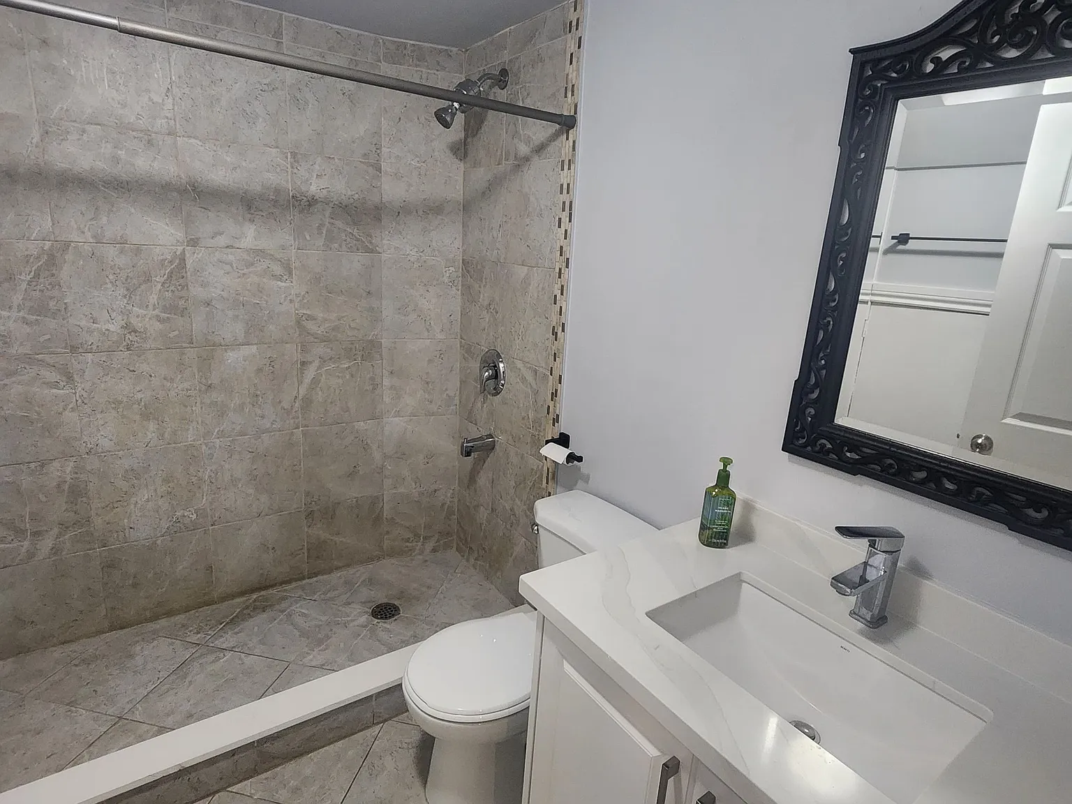 3 bed, $1,700 — Photo 4