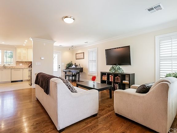 5th image of 4368 Rosemont Ave