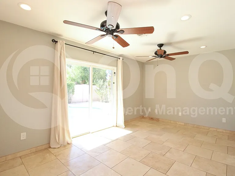 967 W La Jolla Dr — Photo 12
