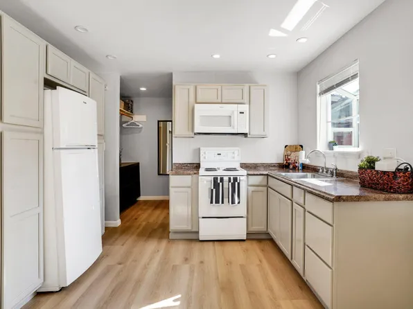 22011 Orange Ave, Castro Valley, CA 94546