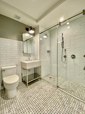 Rented by Zjama Realty Corp | media 27