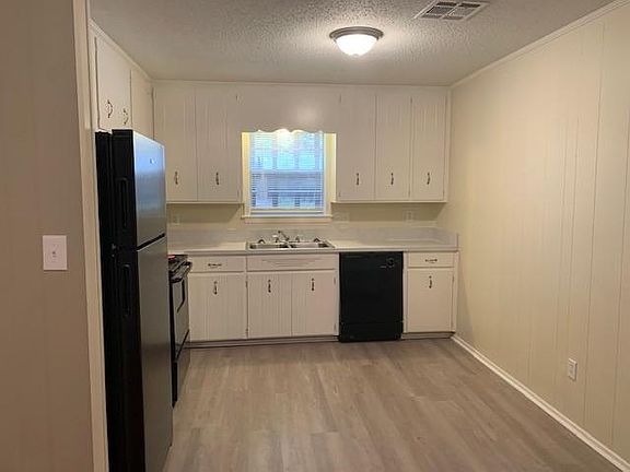 5th image of 6119 Pinebrook Dr
