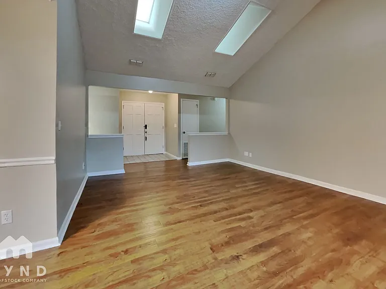 3315 Blackfoot Trl S — Photo 8