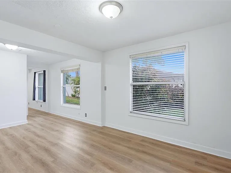 1329 Nantucket Rd — Photo 25