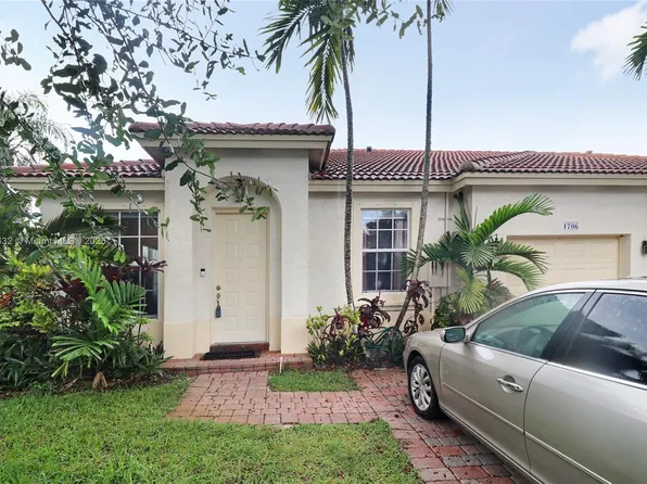 1706 NW 78th Way, Pembroke Pines, FL 33024