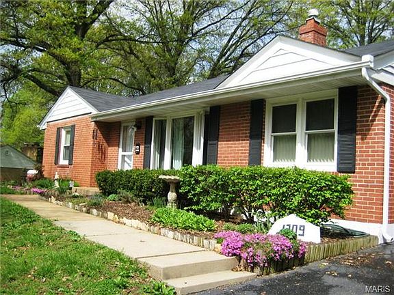 2nd image of 1209 Kroeger Dr