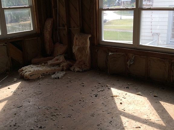 3rd image of 2410 Washington Blvd