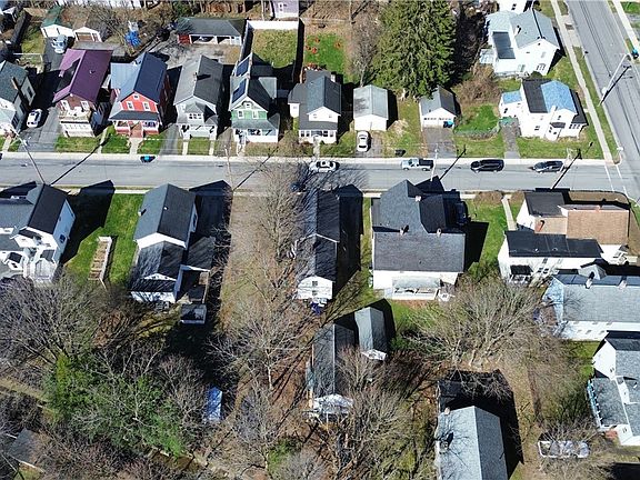 3rd image of 34 Pine St