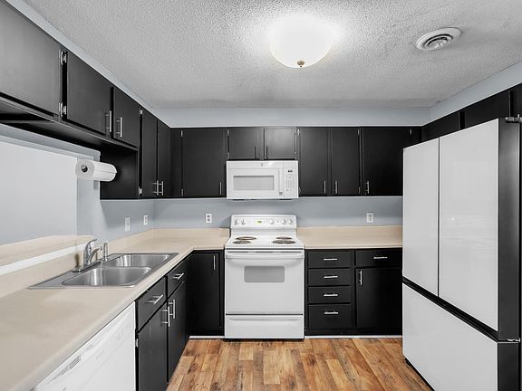 4th image of 124 Shockley St