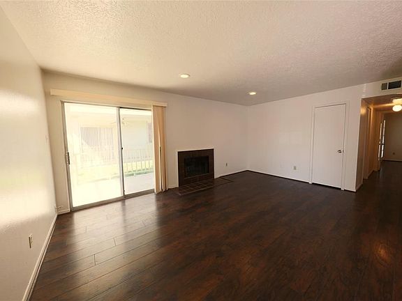 2nd image of 11507 Meadow Ln Unit B