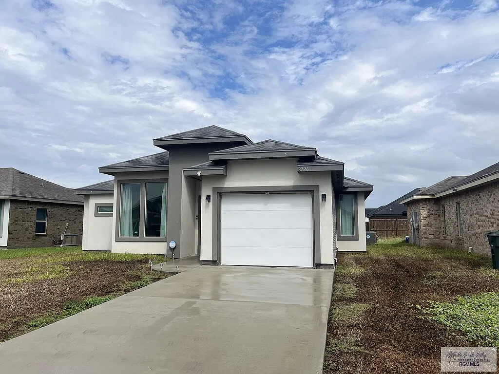 3 bed, 2.5 bath, 1361 sqft, $1,700 — Photo 2