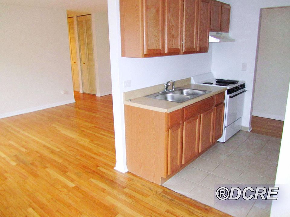 1st image of 1441 W Howard St APT 303