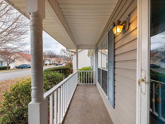 3rd image of 830 Neelys Chase Dr NE