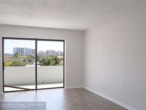 5th image of 3212 NE 12th St APT 403