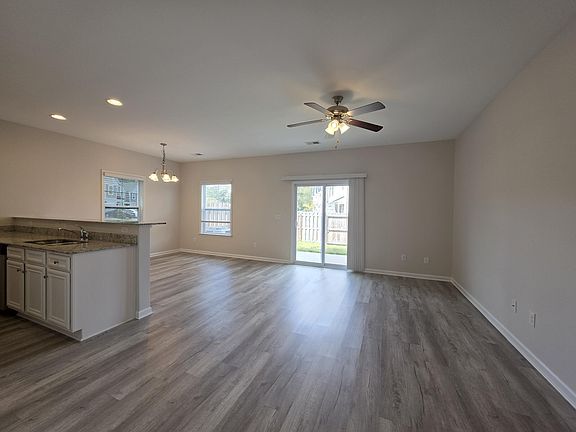 4th image of 2969 Old Field Rd