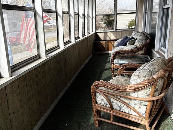 5th image of 429 Summit St