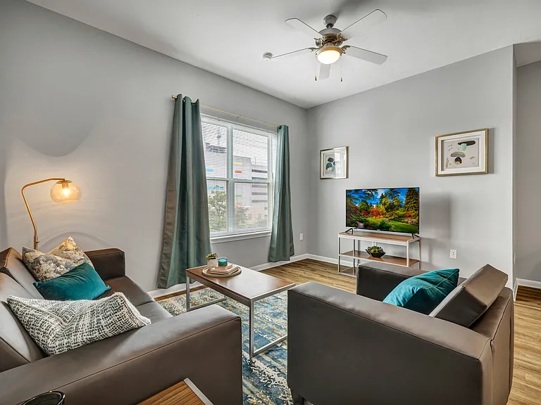The Quarters Grayson House (Student Housing - Rent by the Bed) — Photo 69