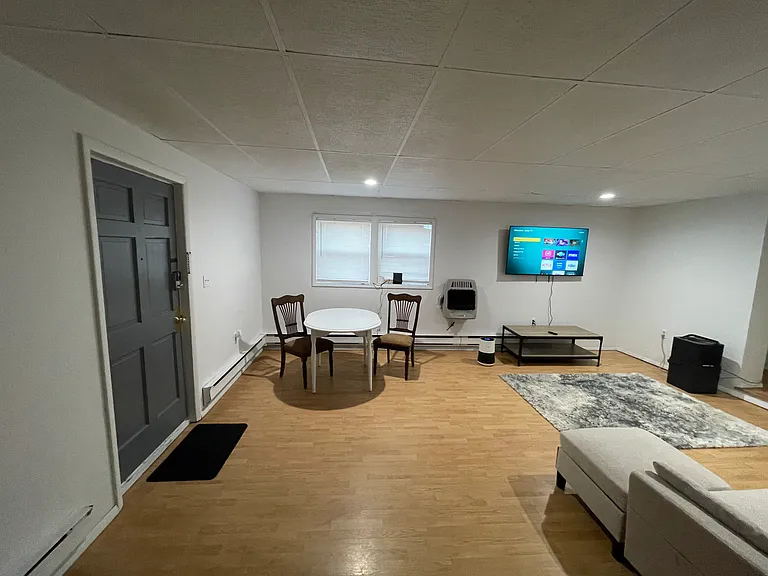 411 Wirt St #5 — Photo 3