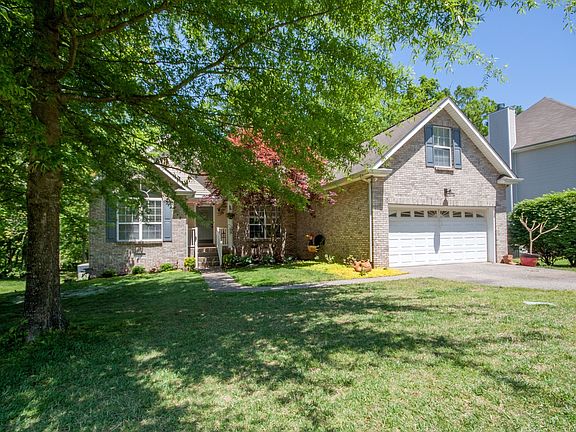 3rd image of 321 Holly Ln