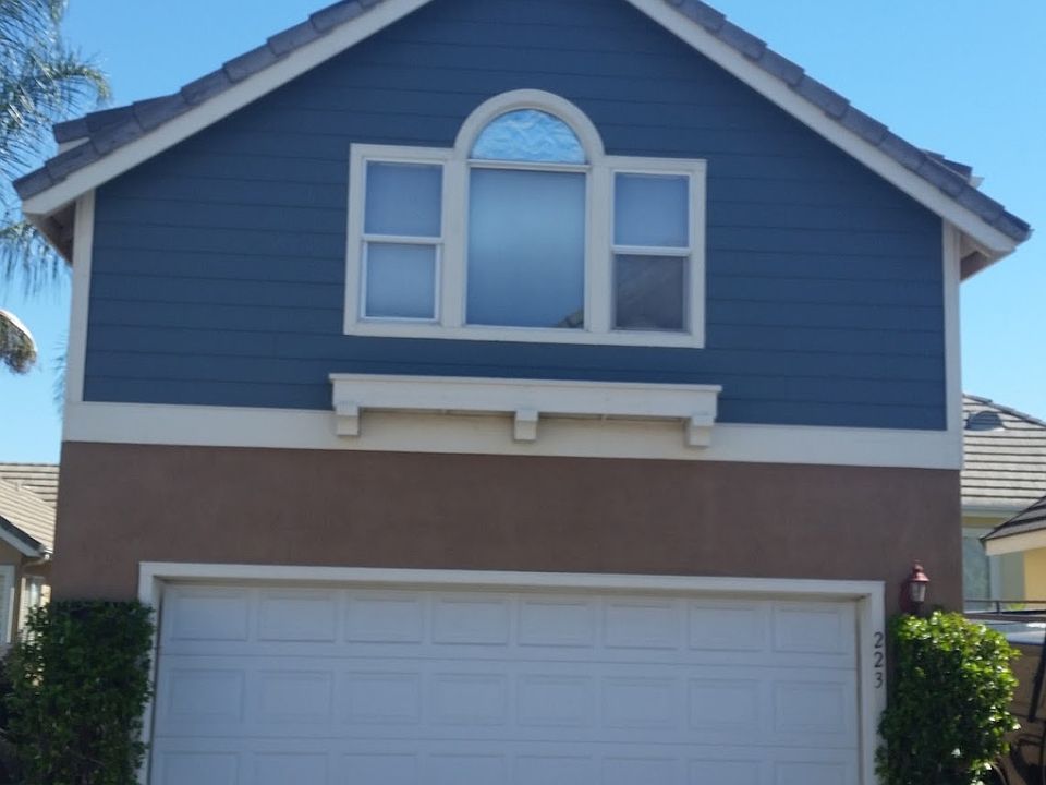 Loft atop the detacted garage.