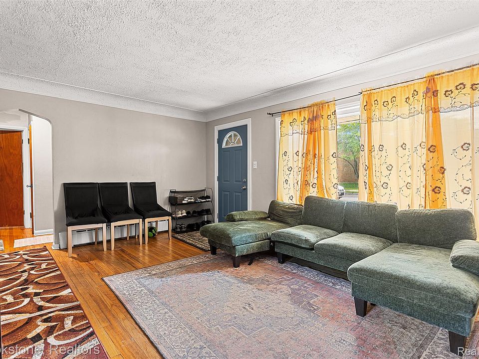 25141 Burt St, photo 6