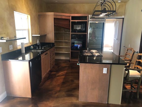 5th image of 5630 Golden Oaks Ln