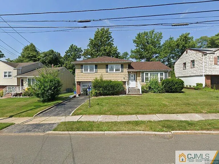 27 Fleetwood Rd photo 1
