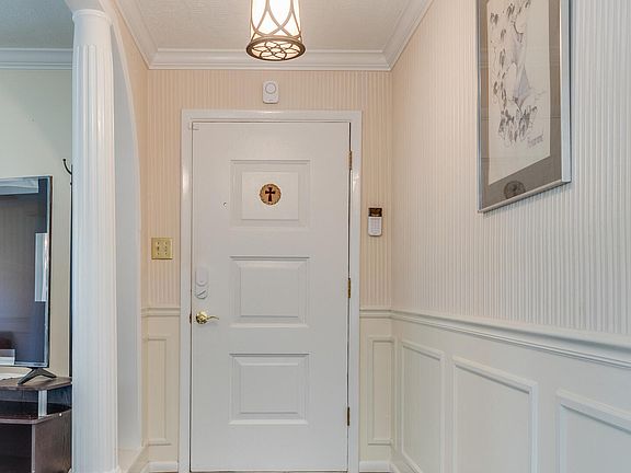 5th image of 2305 Vincinda Cir