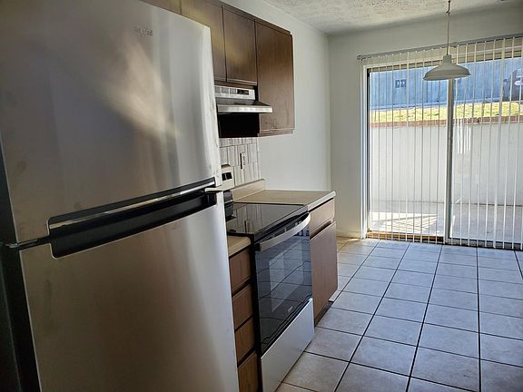 5th image of 989 N University Blvd #15