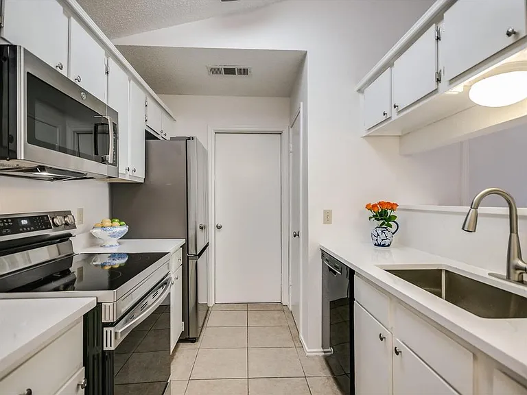 439 Sailmaster St #B — Photo 10