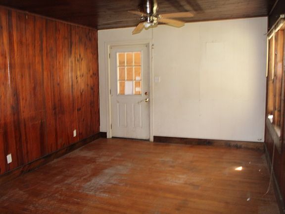 4th image of 125 W Bradford St