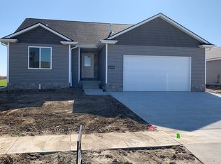 11720 N 142nd St, Waverly, NE 68462