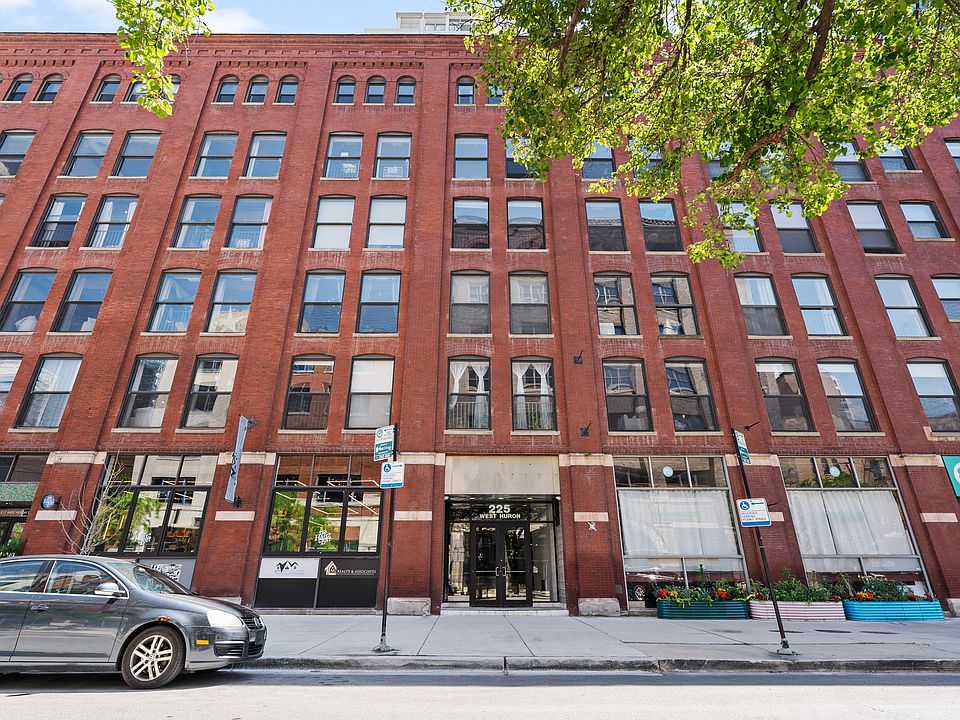 1st image of 225 W Huron St APT 209