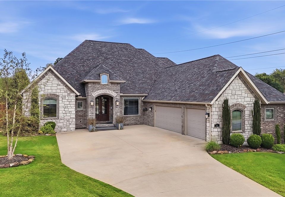 1st image of 325 Angel Falls Ln