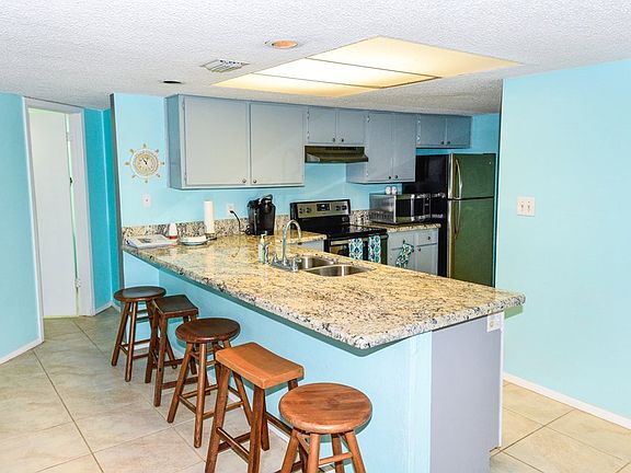 2nd image of 406 Padre Blvd