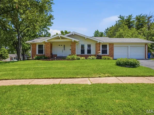 1780 Wishingwell Dr, Saint Louis, MO 63146