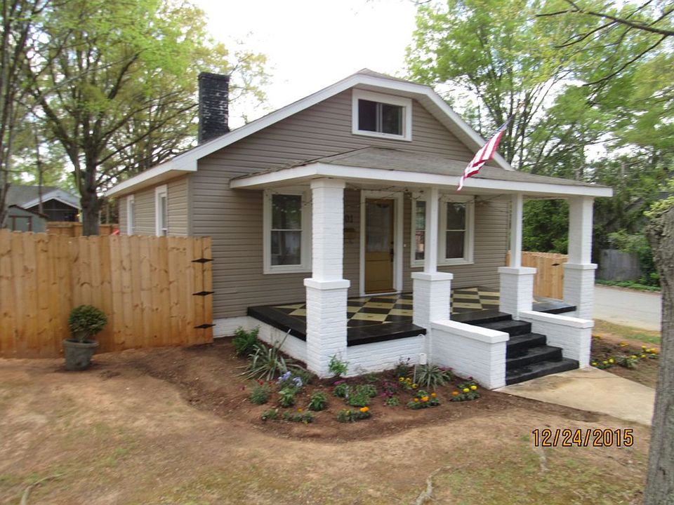 1st image of 501 Carpenter Ave