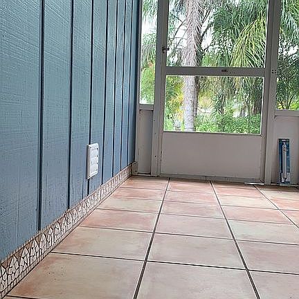 Tile in screened entrance 