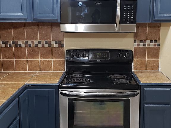 4th image of 4521 Skyview Dr