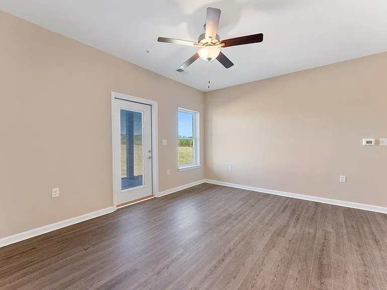 Field Haven Apartments — Photo 16