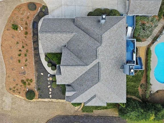 4th image of 613 Talmadge Ln