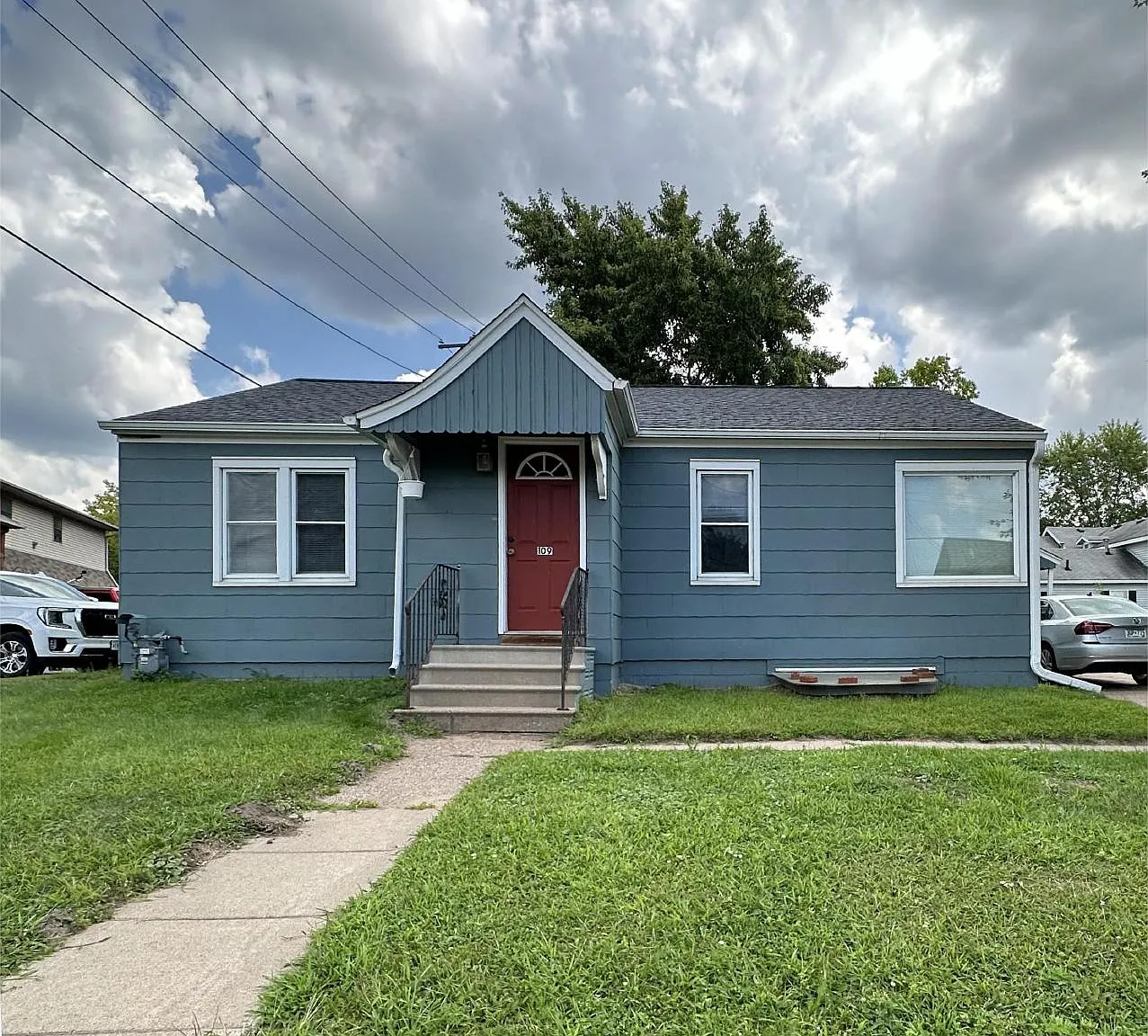 4 bed, 2.0 bath, 1820 sqft, $550 — Photo 1