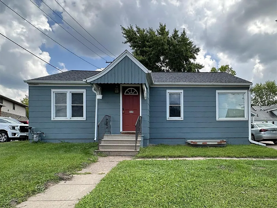 109 10th Ave